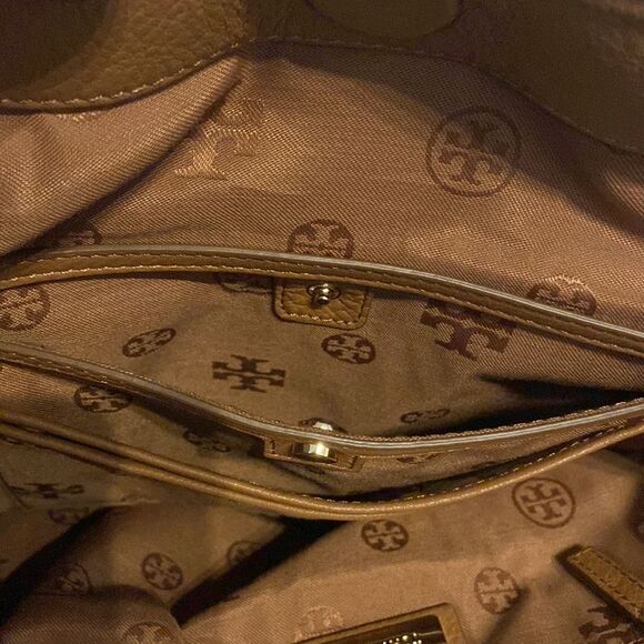 Tory Burch City Hobo Bag Never ever used with original dust bag caramel color - Picture 12 of 15
